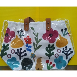 [พร้อมส่ง] กระเป๋าtote bag พลาสติกใสกันน้ำ ด้านในถุงผ้าลายดอกไม้