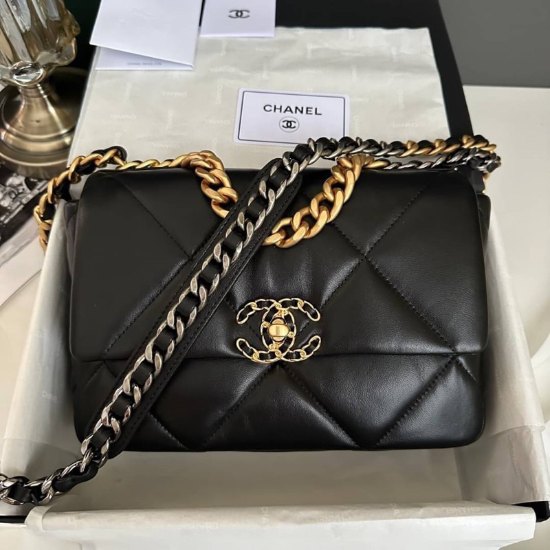Chanel 19 Flap bag Original 26 cm งานดีสุด Luxury มากๆ สีดำหนังแล้ม คลาสสิคสุดๆ ตัวกระเป๋าทำจากหนังแพะแท้