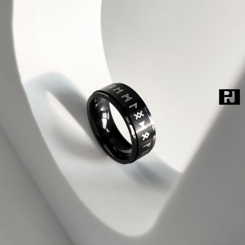 [PJ.Gallery] - Runes(B) เครื่องประดับแหวนสแตนเลสสีดำเท่ๆ ตัวอักษรรูนหมุนได้ 360° สำหรับผู่ชายและผู้ห