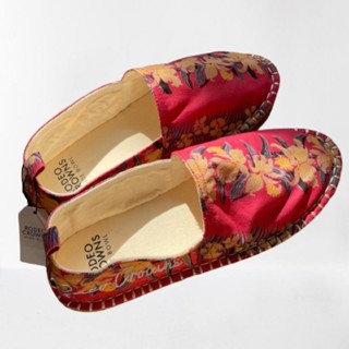 ใหม่ มือ1 รองเท้า rodeo crown สีแดง ลายดอก size L (=38) สลิปออน slip on red