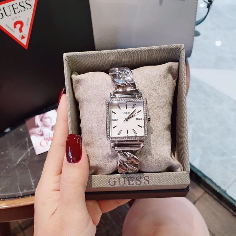 F.A Guess ของแท้100% ผู้หญิงนาฬิกา เทรนด์แฟชั่น เพชรสี่เหลี่ยมเรียบง่าย นาฬิกาแบรนด์เนมสไตล์คลาสสิค ขนาด:27*27มม W1030L1