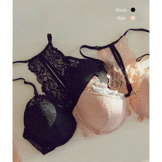 เสื้อชั้นในรุ่น Black/Skin Color Lace Details Push Up Bra (Made in Korea)