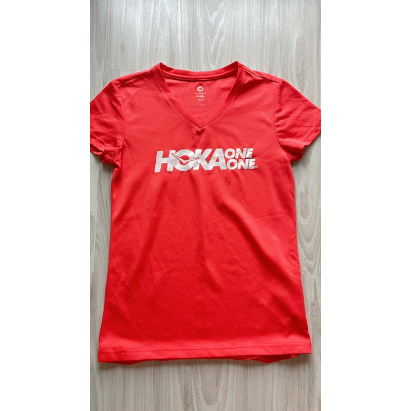 เสื้อยืด Hoka มือสอง