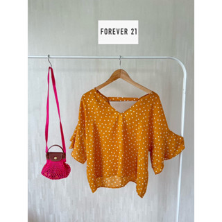 Forever 21 x cotton x XL ลายpolka dot สีเหลืองผ้าลื่น ใส่สบาย แขนระบายเป็นชั้นๆ อก 42 ยาว 22 • Code : 171(2)