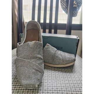 ร​องเท้า​ TOMS เบอร์​ 37.5✅🥰