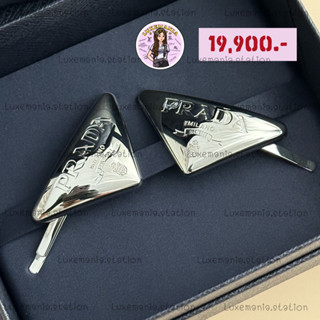 👜: New!! Prada Hair Clip‼️ก่อนกดสั่งรบกวนทักมาเช็คสต๊อคก่อนนะคะ‼️