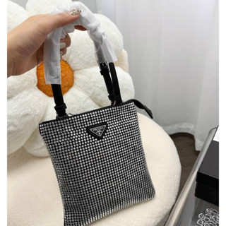 PRA//DA CRYSTALS MINI TOTE BAG  รุ่นใหม่มาแรง Code:B154D210466 แบรนด์แท้ 100% งาน Outlet