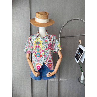 Floral balloon sleeve blouse in เสื้อเเขนบอลลูนผ้าคอตตอลสลาฟตัวดีตัวเดิมปริ้นลายดอกไม้สีสันสดใสสวยงามกระดุมหน้