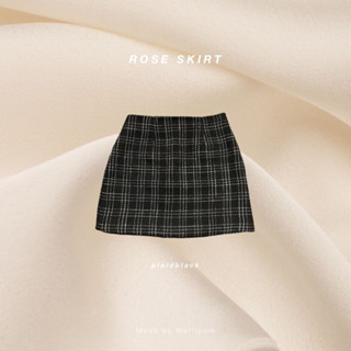 Weftloom Rose Skirt กระโปรงทรงเอผ้าทวีต สีดำตาราง plaidblack (เฉพาะกระโปรง) เสื้อกดเพิ่มอีกลิ้งค่ะ