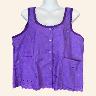 เสื้อคอกระเช้า กระดุมหน้า ลายลูกไม้สวยๆ มีหลายขนาดให้เลือก (V1)