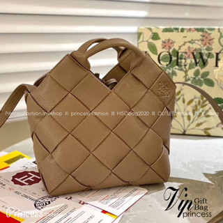 L0EWE WOVEN BASKET LEATHER BAG 20cm กระเป๋าสะพายถักทอด้วยความปราณีต ขนาดกำลังดีจุได้แบบเน้นๆ วัสดุหนังอย่างดีเต็มใบ