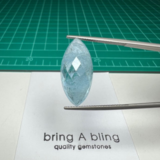 Aquamarine 15.10 ct (24x12.4x9.1)มม. พลอยอวาคมารีน จากบราซิล เจียระไนหลังเบี้ยเหลี่ยมบน มีตำหนิตามธรรมชาติ ไม่ปรุงแต่ง