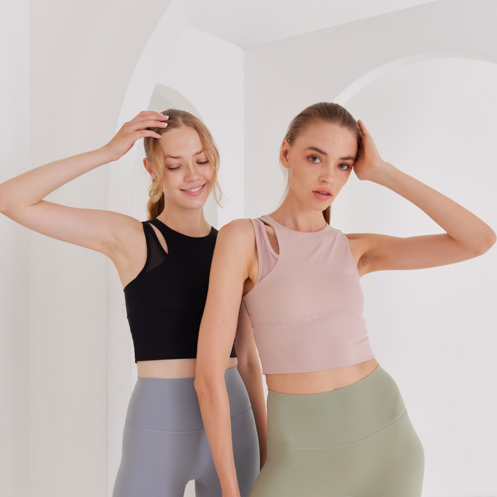 Talia Bra สปอร์ตบรา สายพาดมีซีทรูข้างขวา บราครอป ตัวยาว มีฟองน้ำ รุ่น  มี 4 สี / พร้อมส่งจากไทย**