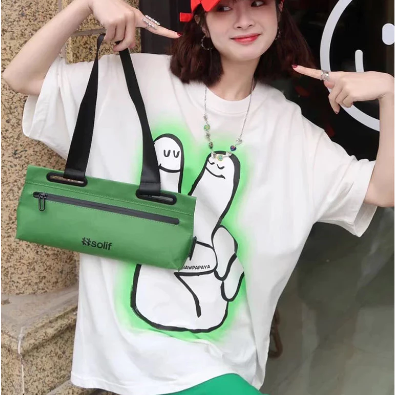 พร้อมส่ง เสื้อยืดผู้หญิงน่ารักๆ oversize เสื้อผ้าแฟชั่นเกาหลี เสื้อโอเวอร์ไซส์ผู้หญิง ลายวินเทจไซส์ใหญ่ สีขาว ใส่สบาย thumbnail 4