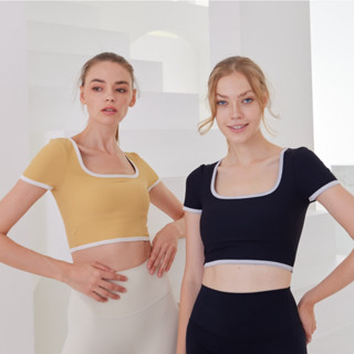 Penny Activewear สปอร์ตบรา แขนสั้น แต่งขอบแบบ Two Tones สีขาว บราครอป คอเหลี่ยม มีฟองน้ำ รุ่น Reese Bra Top