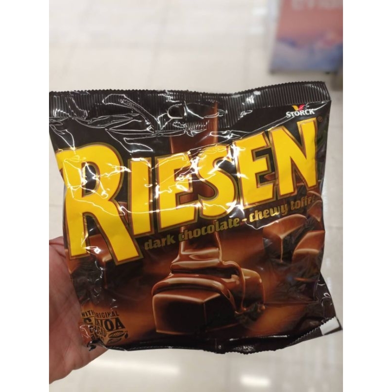 Riesen Dark Chocolate Chewy Toffee150g. ลูกอมรส ช็อคโกแลตเคลือบช็อคโกแลต 150 กรัม