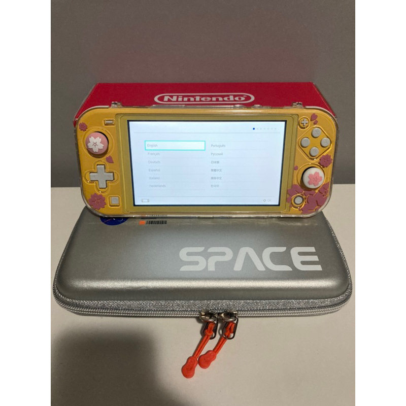 เครื่องเกม Nintendo Switch Lite สีเหลือง(Yellow) มือสอง สภาพนางฟ้า ไร้รอย พร้อมของแถมสุดคุ้มครบชุด พร้อมเล่น!!