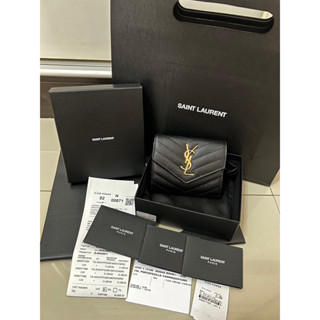 Ysl trifold wallet 3พับ อุปกรณ์+กล่อง +การ์ด +ถุงผ้าsize 12.5x10x2.5cm  💗ของแท้💯💯 ป้ายKingpower