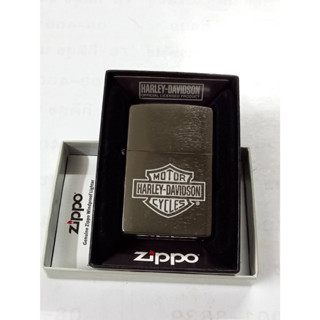 ZIPPO  200HD  H199  HARLEY DAVIDSON LOGO   สีเงิน ผิวโครเมี่ยมขัดด้าน  ลายแบบเลเซอร์   ของใหม่ไม่ผ่านการใช้งาน