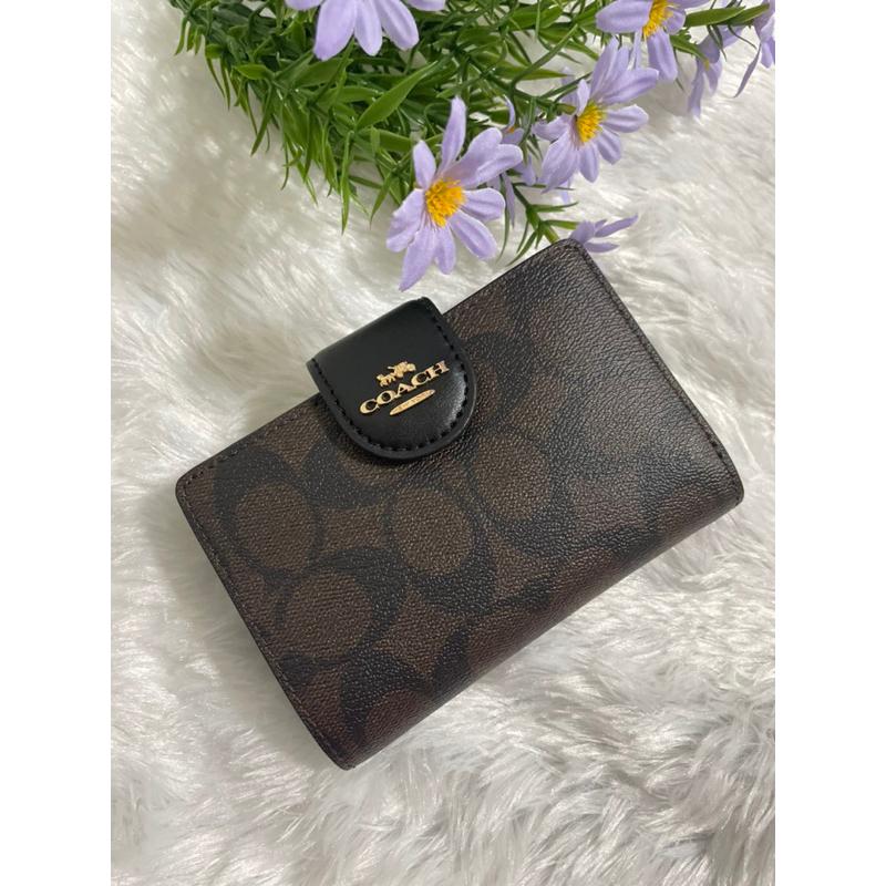 กระเป๋าสตางค์  Coach แท้ 100 % สีน้ำตาลเข้ม ลายซี