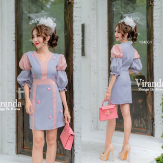 CS13486  เดรสสั้น แขนพอง ทรงคอวี ตัดต่อผ้าทูโทน ติดดอกไม้ Short dress, puff sleeves, V-neck, two-tone fabric trim with f