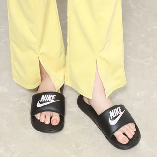 Nike ไนกี้ Collection รองเท้าแตะแฟชั่น รองเท้าแตะแบบสวม W Sandal Victori One Slide (1100)