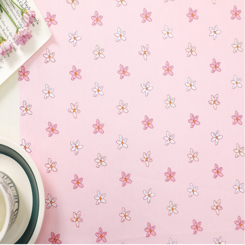 ผ้าคอตตอน 100% ทอทวิล หน้ากว้าง1.6 เมตร พิมพ์ลายผีเสื้อ ตัดขายเป็นเมตร