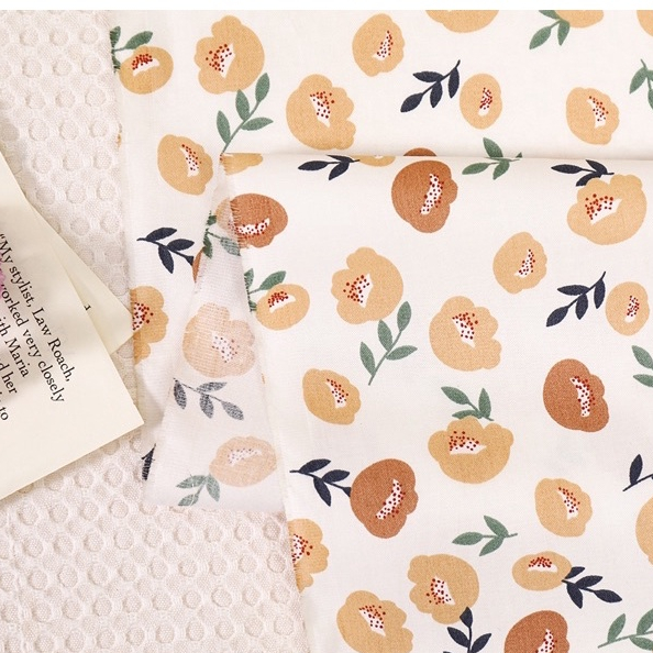 ผ้าคอตตอน 100% ทอทวิล หน้ากว้าง 1.60 เมตร พิมพ์ลายดอกไม้ ตัดขายเป็นเมตร