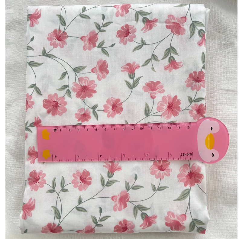 ผ้าคอตตอน 100% ทอทวิล หน้ากว้าง 2.35 เมตร ตัดขายเป็นเมตรๆ พิมพ์ลายดอกไม้ ลายกระต่าย