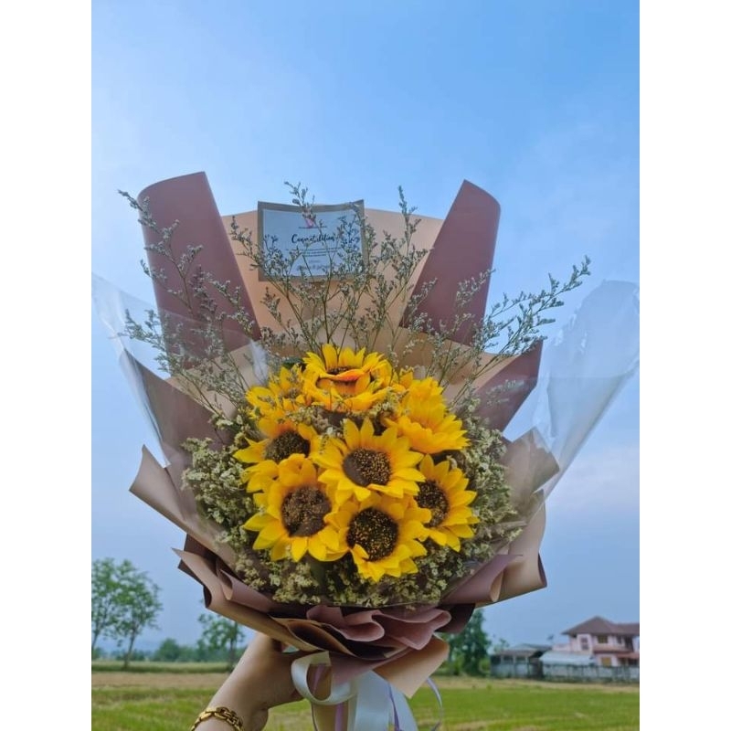 ช่อดอกไม้ วันรับปริญญา วันครบรอบ วันสำคัญ (เขียนการ์ดเพิ่ม แจ้งได้นะคะ)