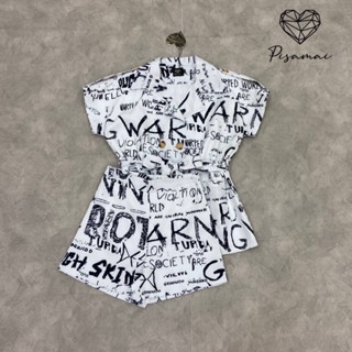 PISAMAI:เซ็ตเสื้อเชิ้ตคอปกสีขาวลายกราฟฟิกอักษรสีดำ(*เช็คสต๊อกก่อนกดสั่งน๊า)