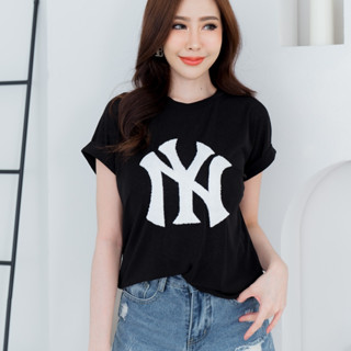 (พร้อมส่ง) 2⃣6⃣0⃣🆒🤎🖤🤍 NEWYORK NEW COLLECTION 📍สลาฟ เสื้อยืดคอกลมหน้าแขนสั้นแต่งอะไหล่โลโก้