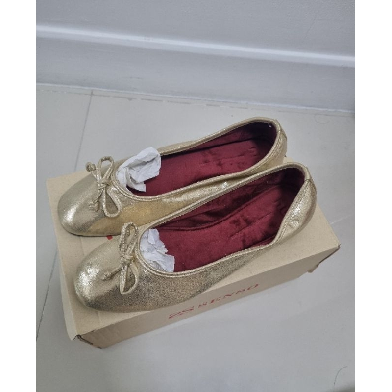 รองเท้าคัชชู nu bangkok สีทอง สวยมาก