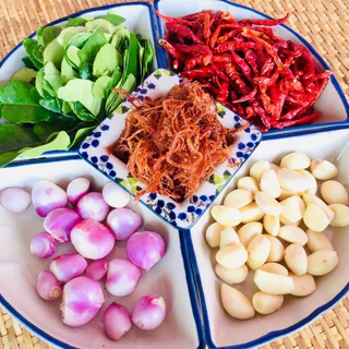 หมูฝอยต้มยำ รสกลมกล่อม หอมสมุนไพร (หนัก500กรัม)
