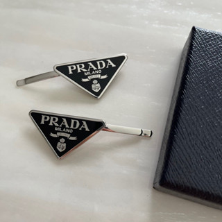 New Prada Hairclip triangle Black classic(ขายเป็นคู่)