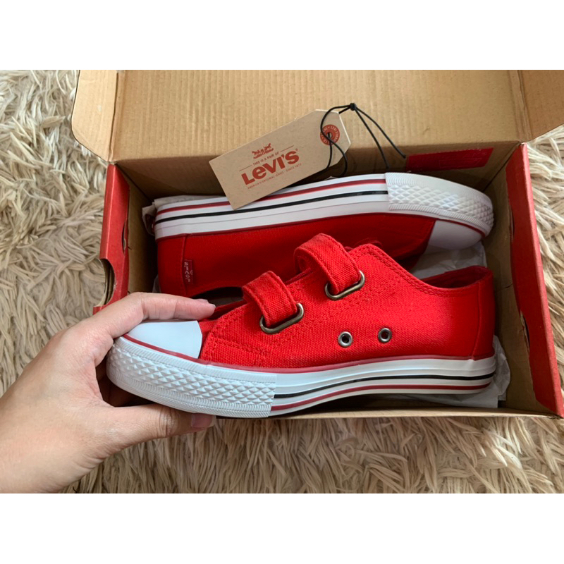 รองเท้าผ้าใบสีแดง Levis size 34 แท้ มือ1 #Levis #รองเท้าผ้าใบ