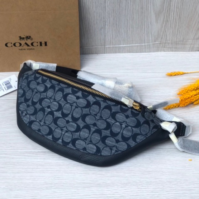 ^_^ ลดเพิ่มทุกวัน:โค้ดคุ้ม Xtra+ส่วนลดร้านค้า^_^ พร้อมส่ง แท้100% Warren Belt Bag In Signature Canvas คาดอกชาย 15 3/4“