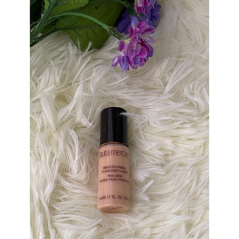 รองพื้นเนื้อบางเบา Laura Mercier Smooth Finish Flawless Fluide #Vanille 5 ml