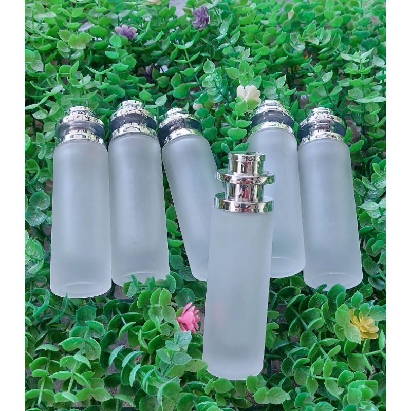 ขวดสเปรย์แก้วทรงUFOขุ่น ฝาสีเงิน ขนาด 30 ml.(จำนวน1ขวด)