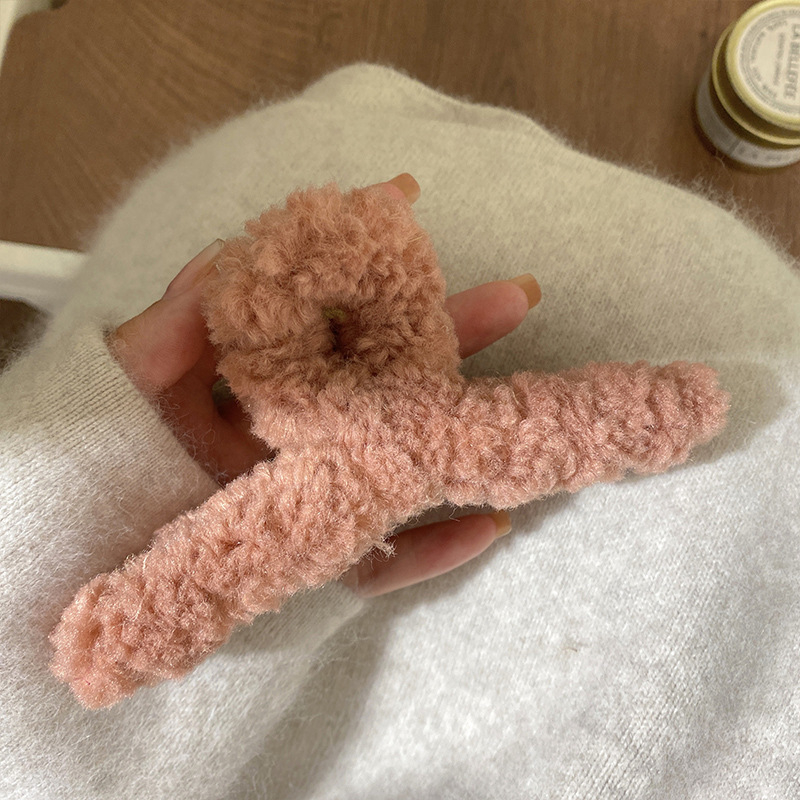 กิ๊บหนีบไขว้ขนฟู ขนาดใหญ่ 13cm. ขนฟูนุ่ม น่ารัก เก็บผมได้เยอะ หนีบแน่น กิ๊บหนีบผม - รูปที่ 6