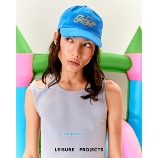 (LEISURE PROJECTS) "PROUD" BASEBALL CAP  หมวกทรงเบลบอลผ้าtwill cotton ปักไอคอน PROUD พร้อมสายปรับขนาดทีด้านหลัง