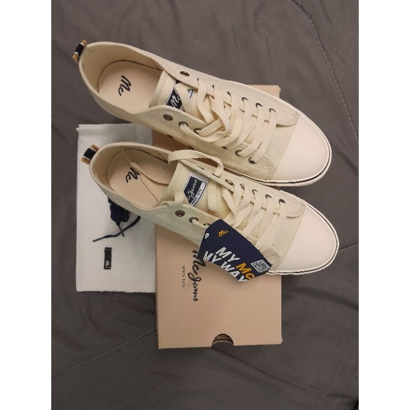 รองเท้าผ้าใบ MC Jeans สีครีมอ๊อฟไวท์ แท้100%