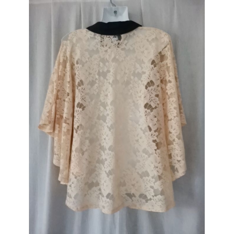 เสื้อผ้าลูกไม้บางสีครีมงานแบรนด์December