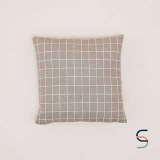 SARABARN Grid Cushion Cover | ปลอกหมอน ปลอกหมอนทรงสี่เหลี่ยม ปลอกหมอนลายตารางสีเทา