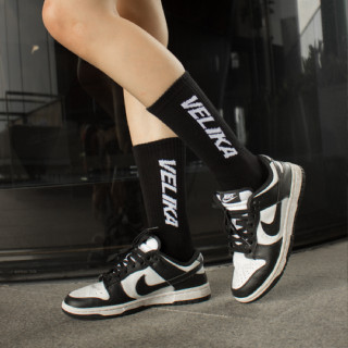 ถุงเท้า Velika Logo Socks สีดำ [Black]