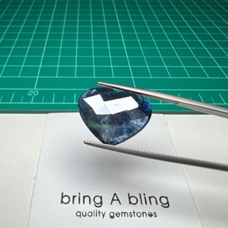 Natural  Sapphire 8.95 ct (19x15x3)mm พลอยแซฟไฟร์ ศรีลังกา พลอยดิบ เจียระไนหลังเบี้ย และเหลี่ยมตัด เล่นไฟสวยงามมาก