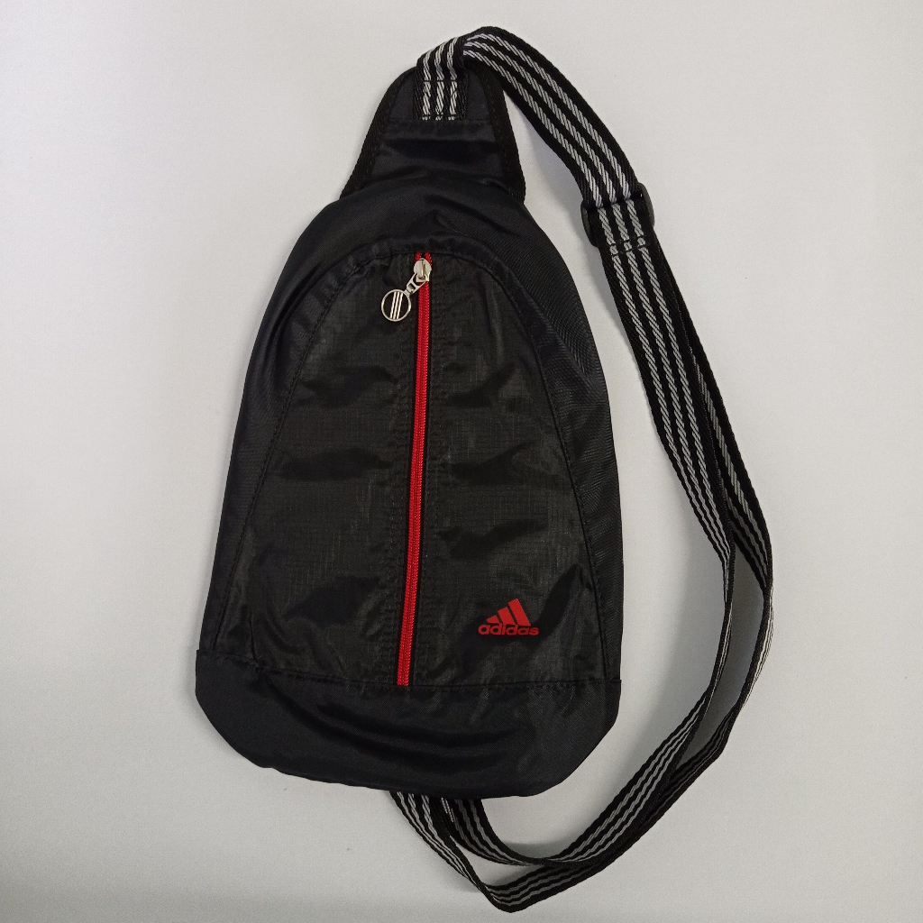 กระเป๋าเป้ Adidas แท้ สีดำ