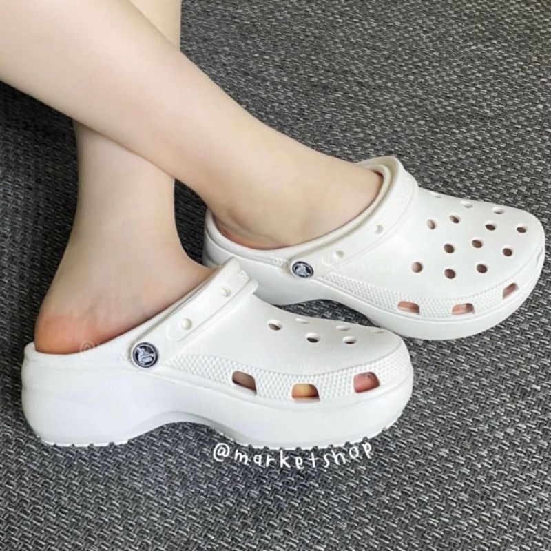 Crocs Collection รองเท้าแตะ รองเท้าเสริมส้น UX Classic Crush Clog แบบสุดฮิตมาใหม่