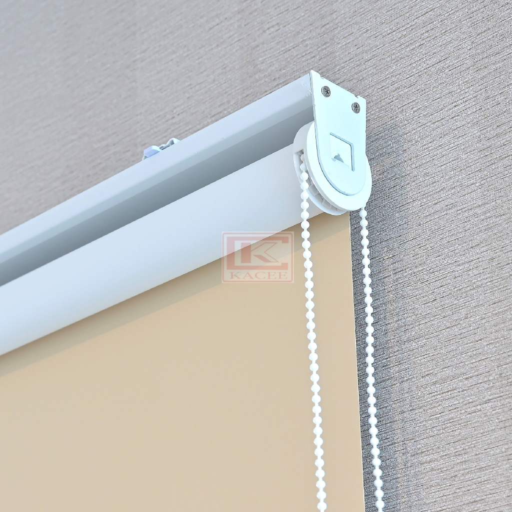 ตกแต่งบ้าน KACEE ม่านม้วน (T322) สีน้ำตาลเบจ ทึบแสง กันยูวี Blackout 100% พร้อมใช้งาน แบบม้วน มู่ลี่ พร้อมติดตั้ง ระบบโซ่ดึง (3) ส่งด่วน สั่งเลย