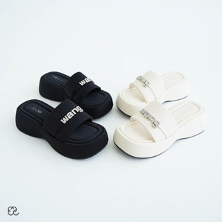 CHANI : R115-1 l  Sandals อะไหล่ คริสตัล "WANG" วัสดุงานSoft นุ่มนิ่ม ฟิลเหยียบฟองน้ำ ทรงสวย